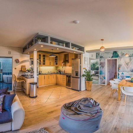 Riverside Apartman**** Мишкольц Экстерьер фото