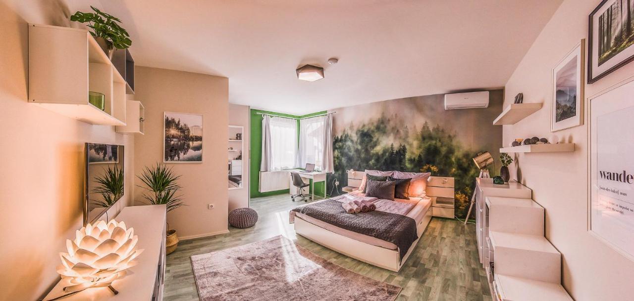Riverside Apartman**** Мишкольц Экстерьер фото