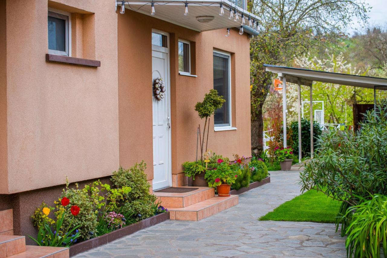 Riverside Apartman**** Мишкольц Экстерьер фото
